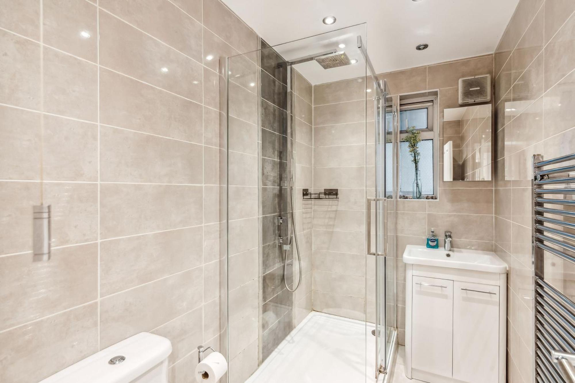 Spacious Ground Floor - Fab Location * London