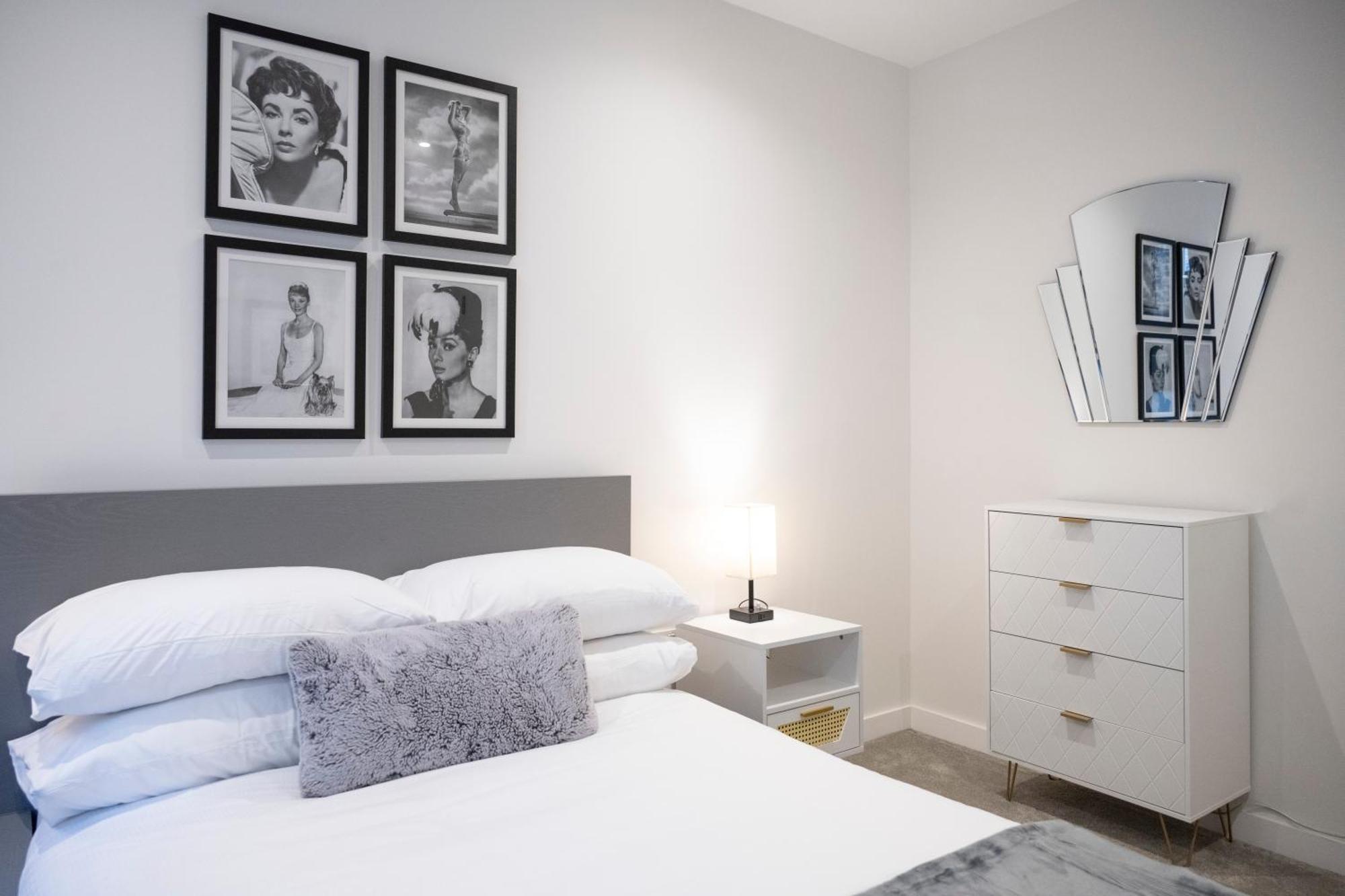 Newly Furnished W/ Patios - Hampstead Heath Appartement *