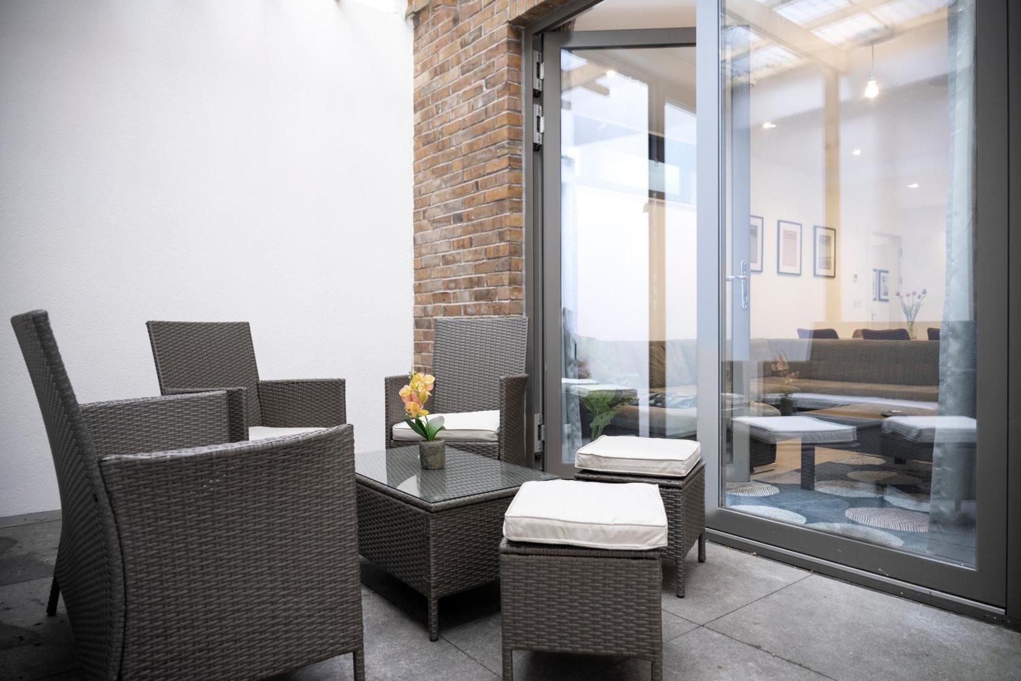 Newly Furnished W/ Patios - Hampstead Heath Appartement