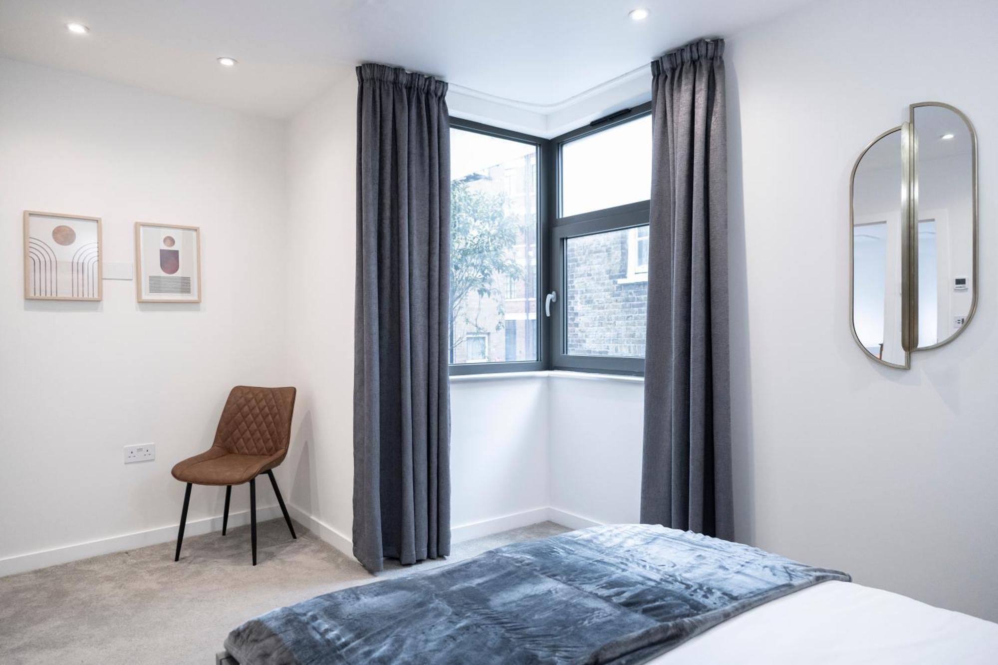 Newly Furnished W/ Patios - Hampstead Heath