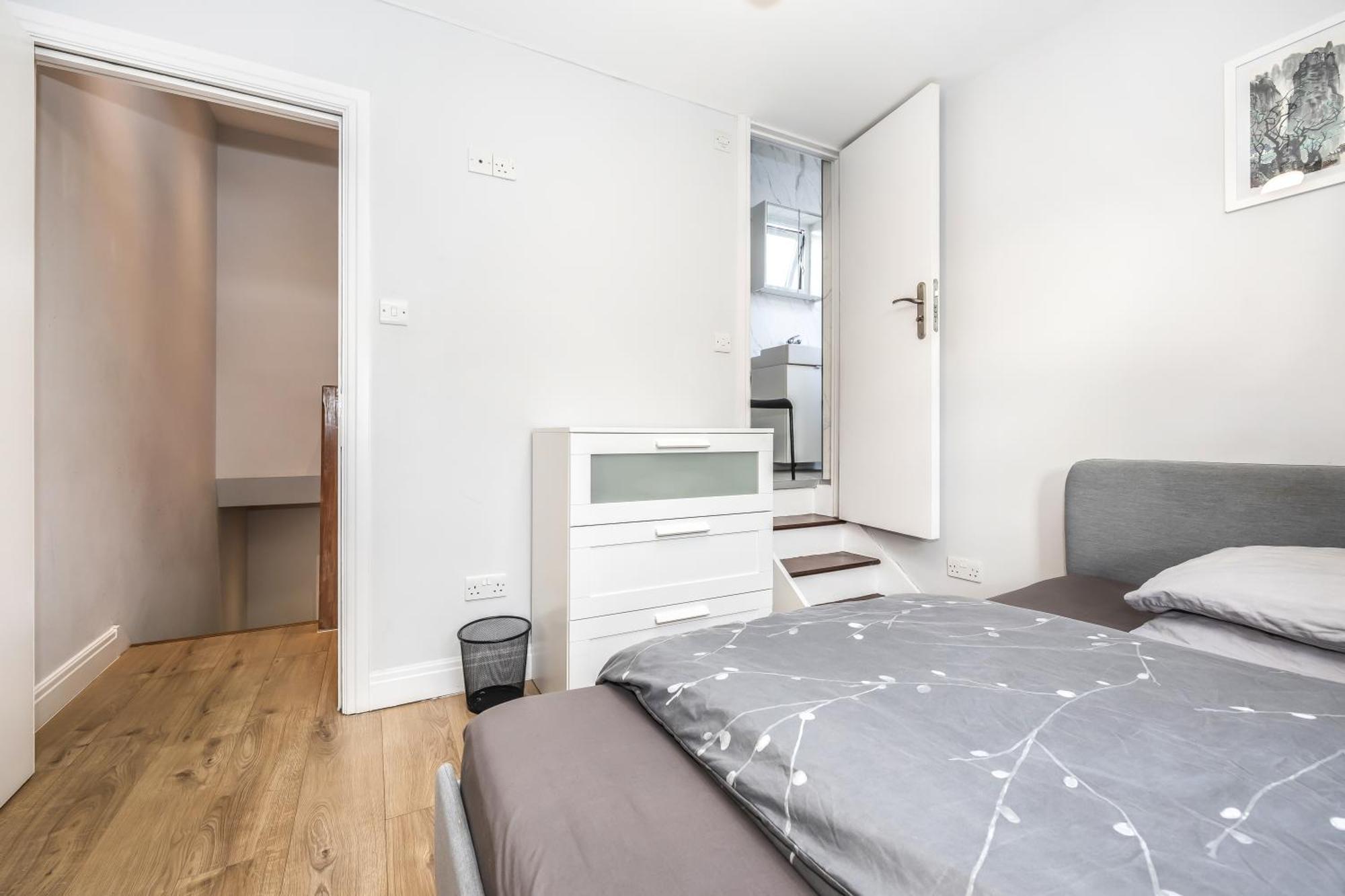 Spacious Near Hammersmith Staion *