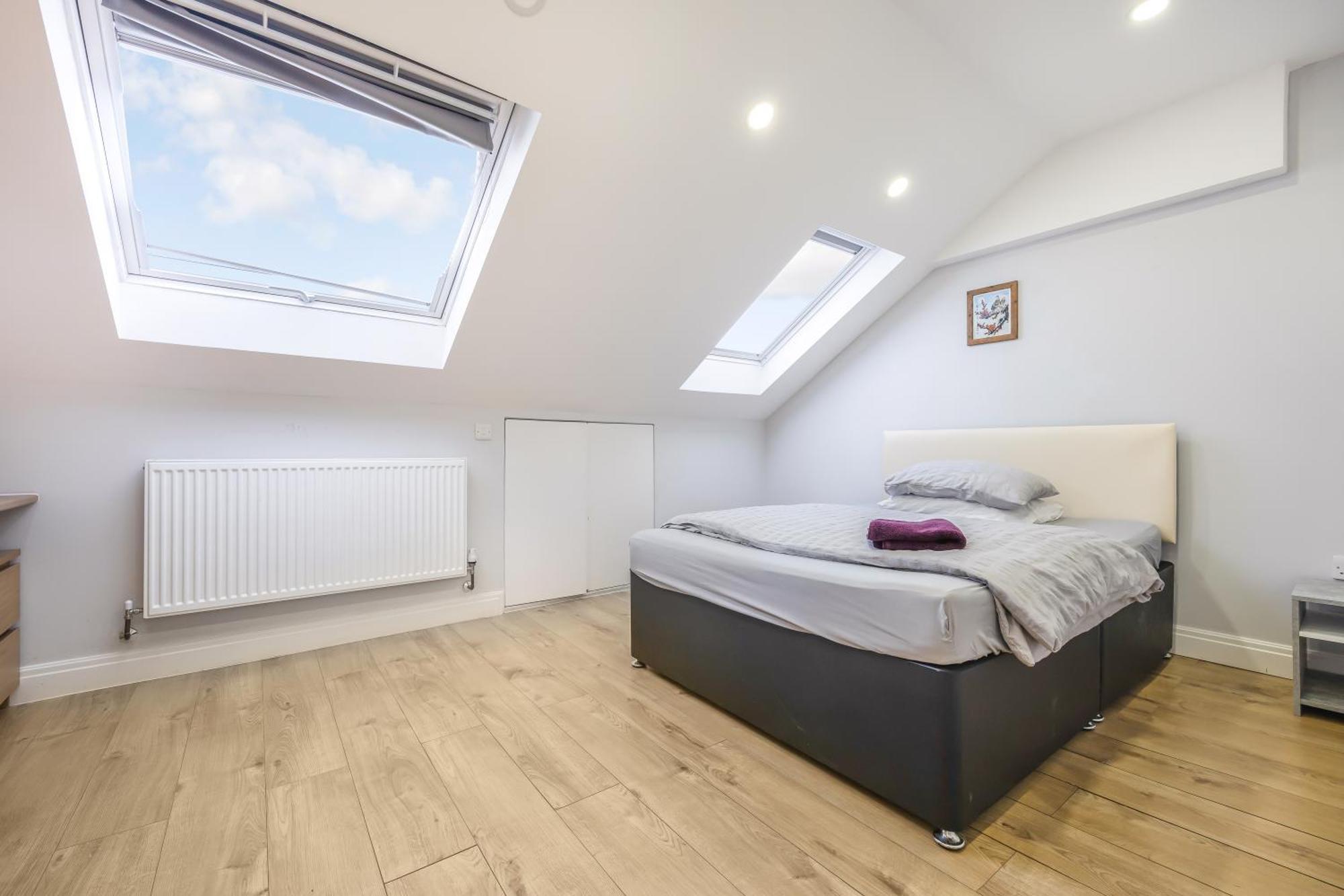 Spacious Near Hammersmith Staion Londres