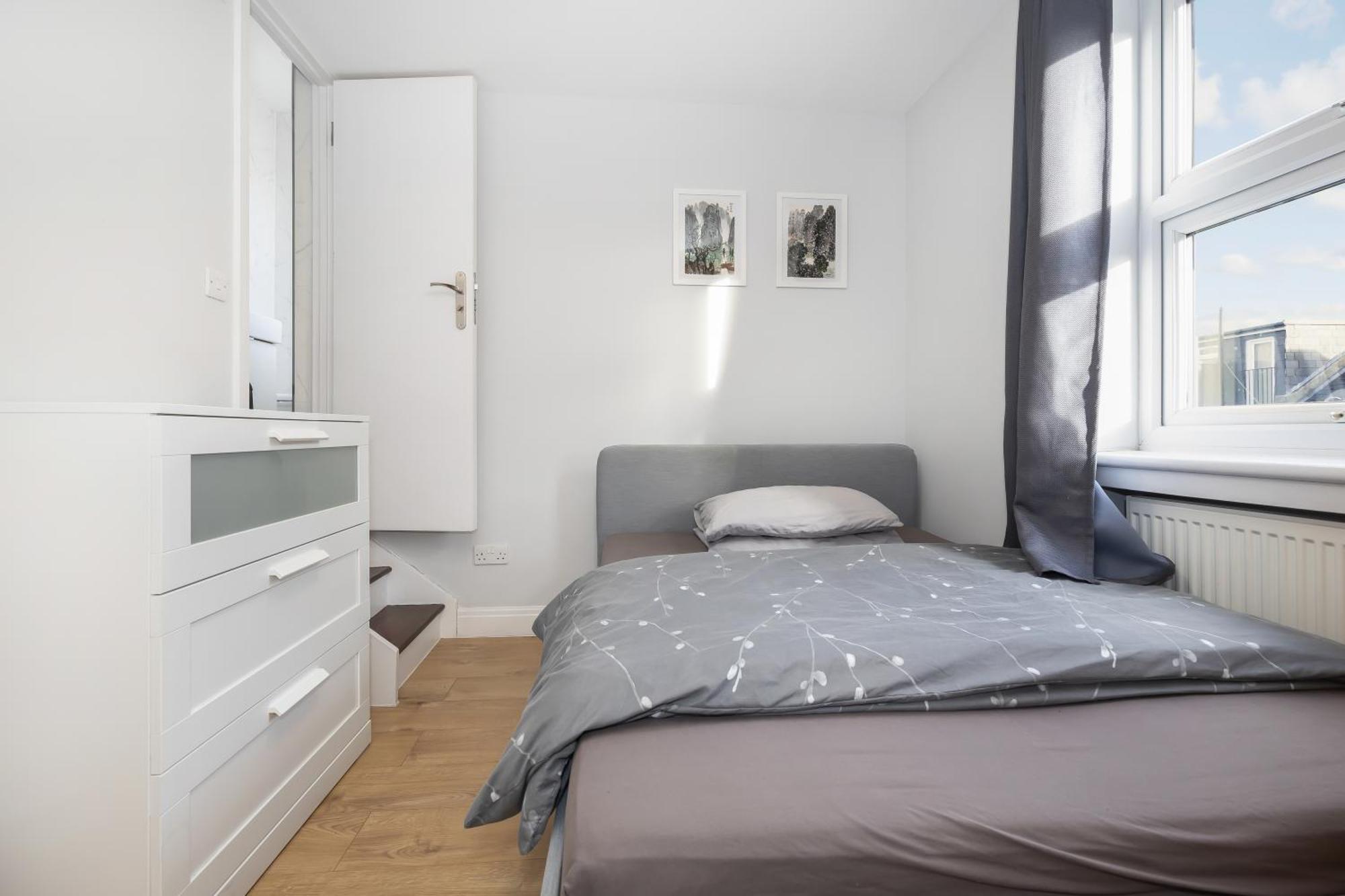 Spacious Near Hammersmith Staion