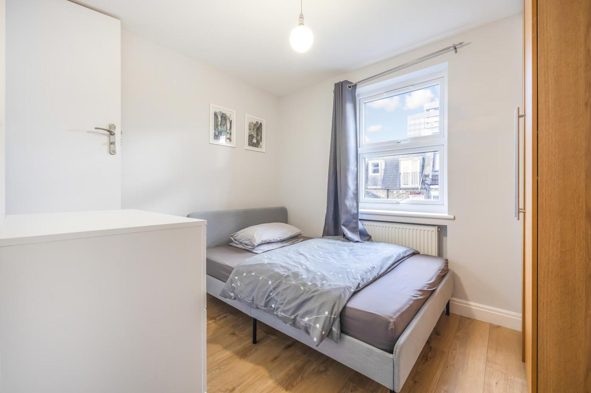 Apartment Spacious Near Hammersmith Staion London