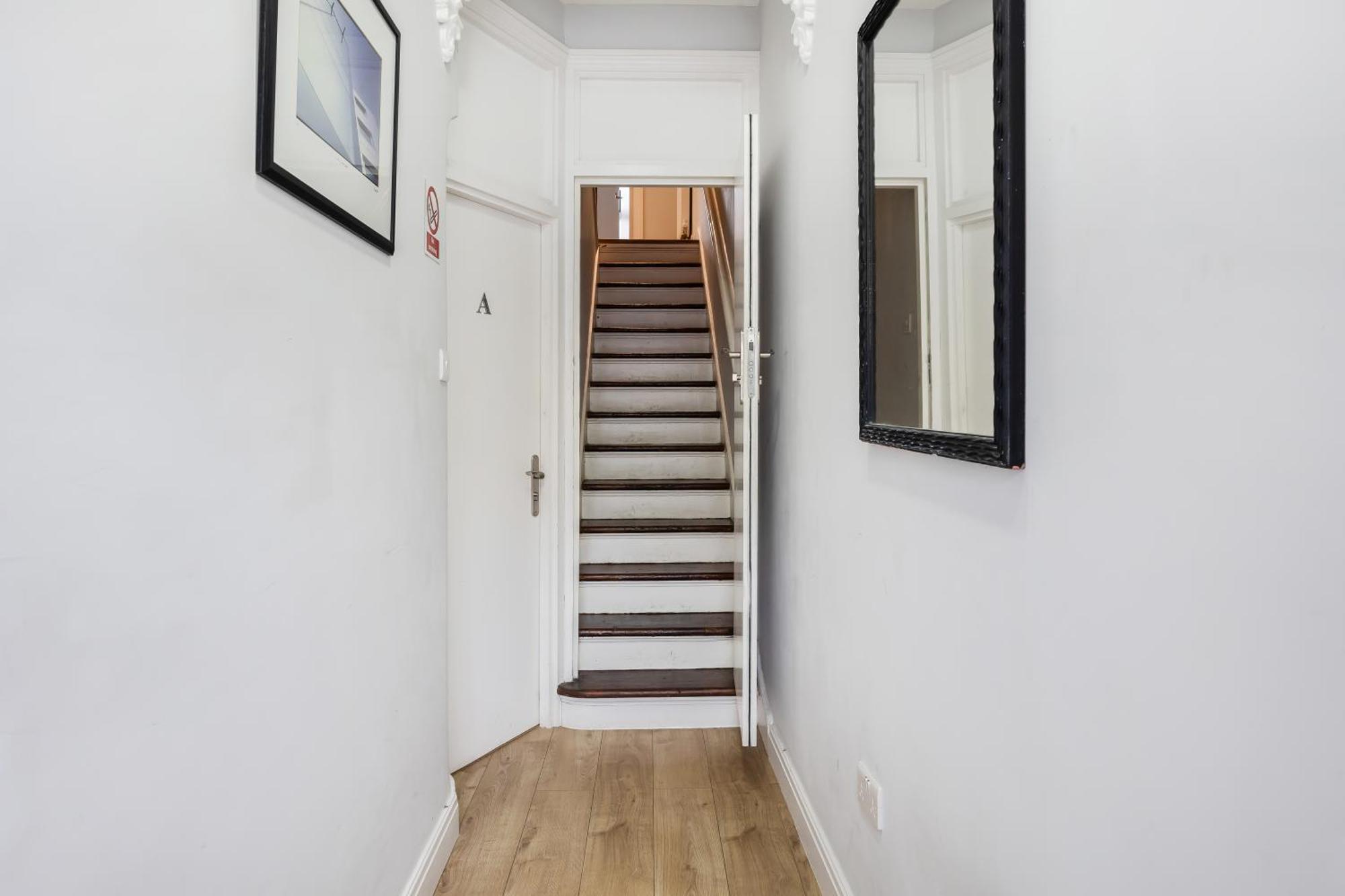 Apartment Spacious Near Hammersmith Staion London