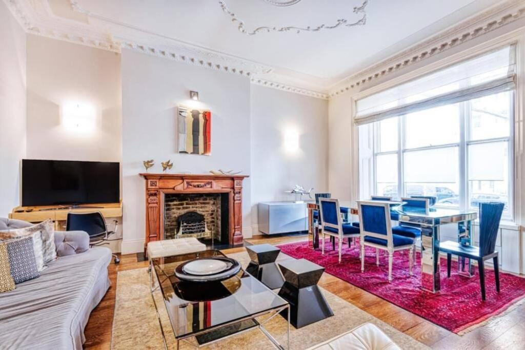 2 Bedroom Luxury Flat In South Kensington *