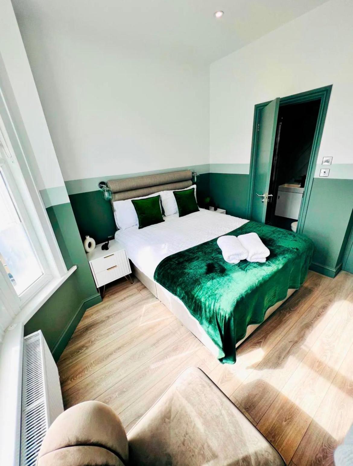 43 Ensuite Look Like Locations *