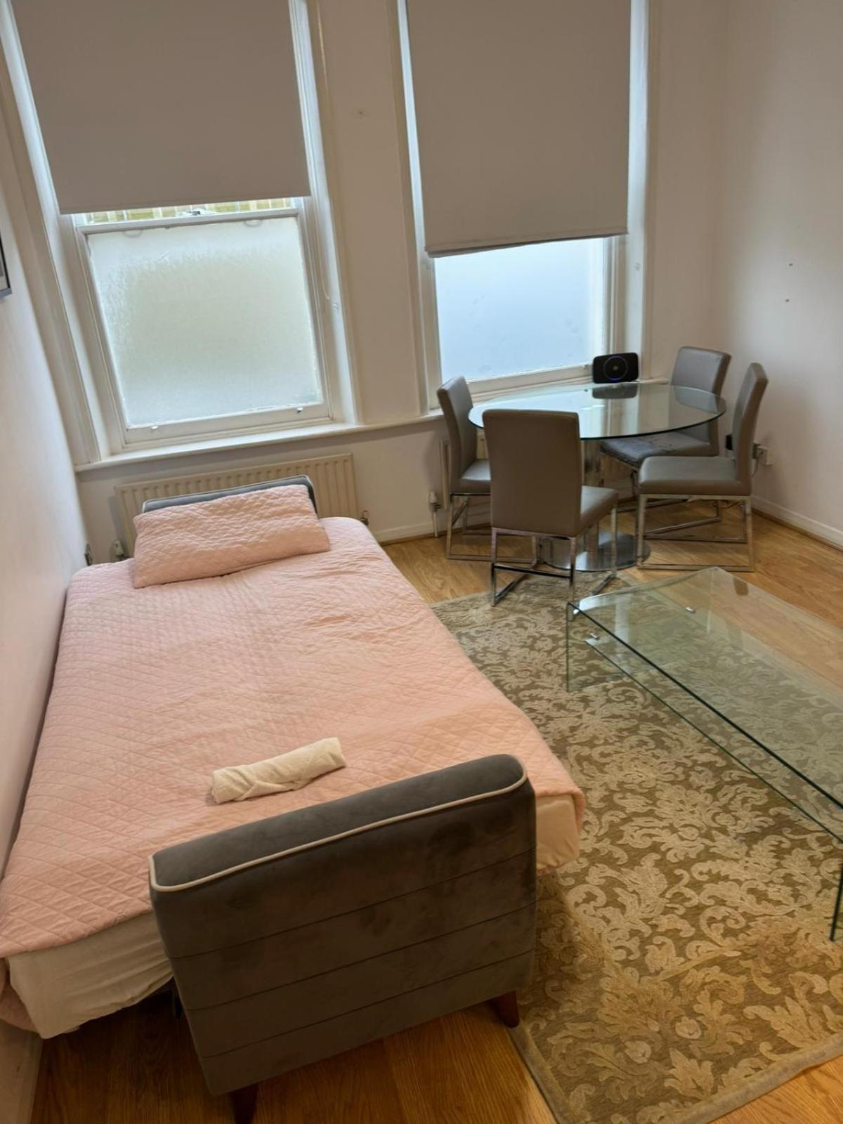 Minutes From Hammersmith And Kensington 2 Appartement