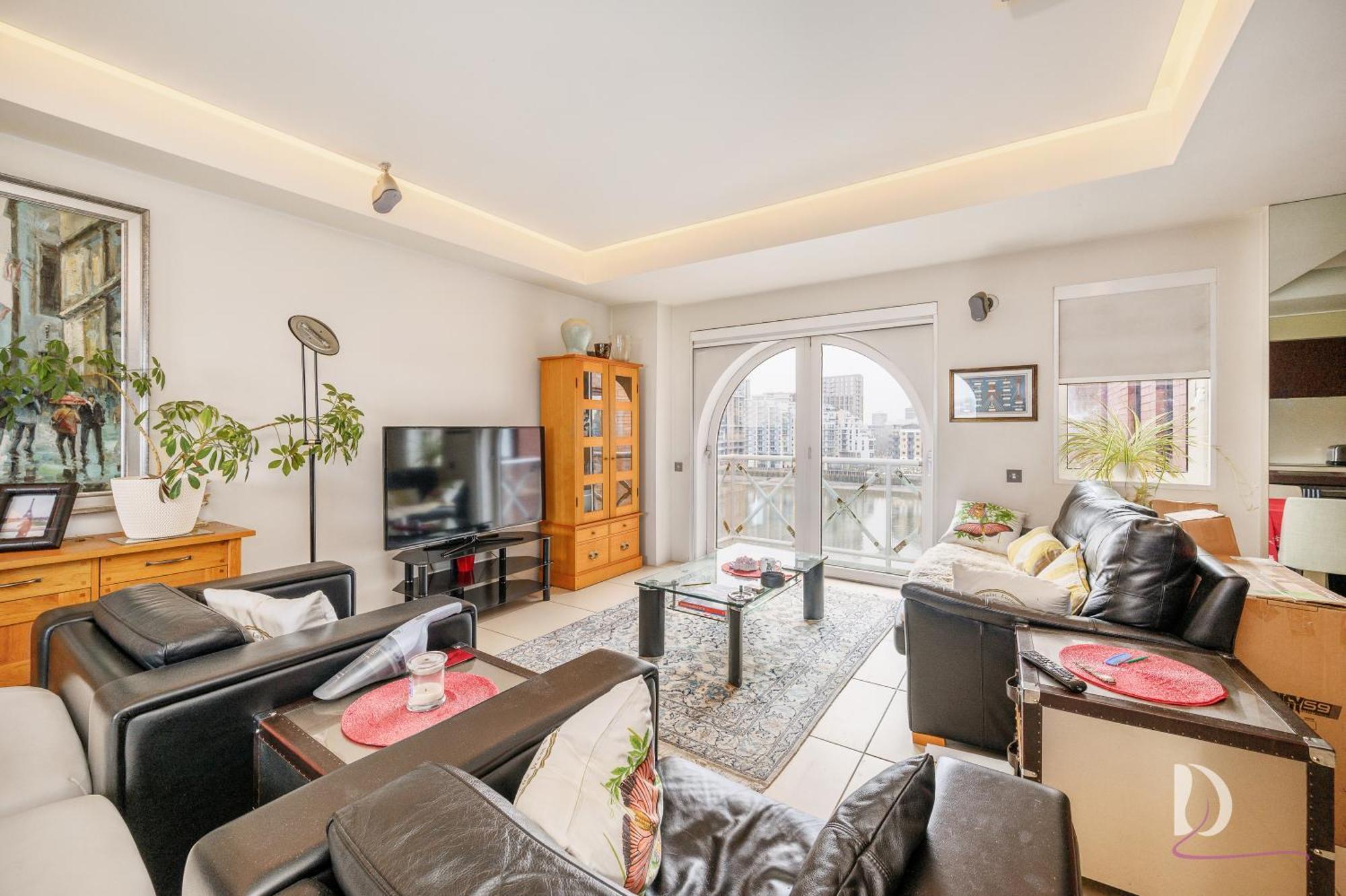 Beautiful 1 Bed On The River Appartement