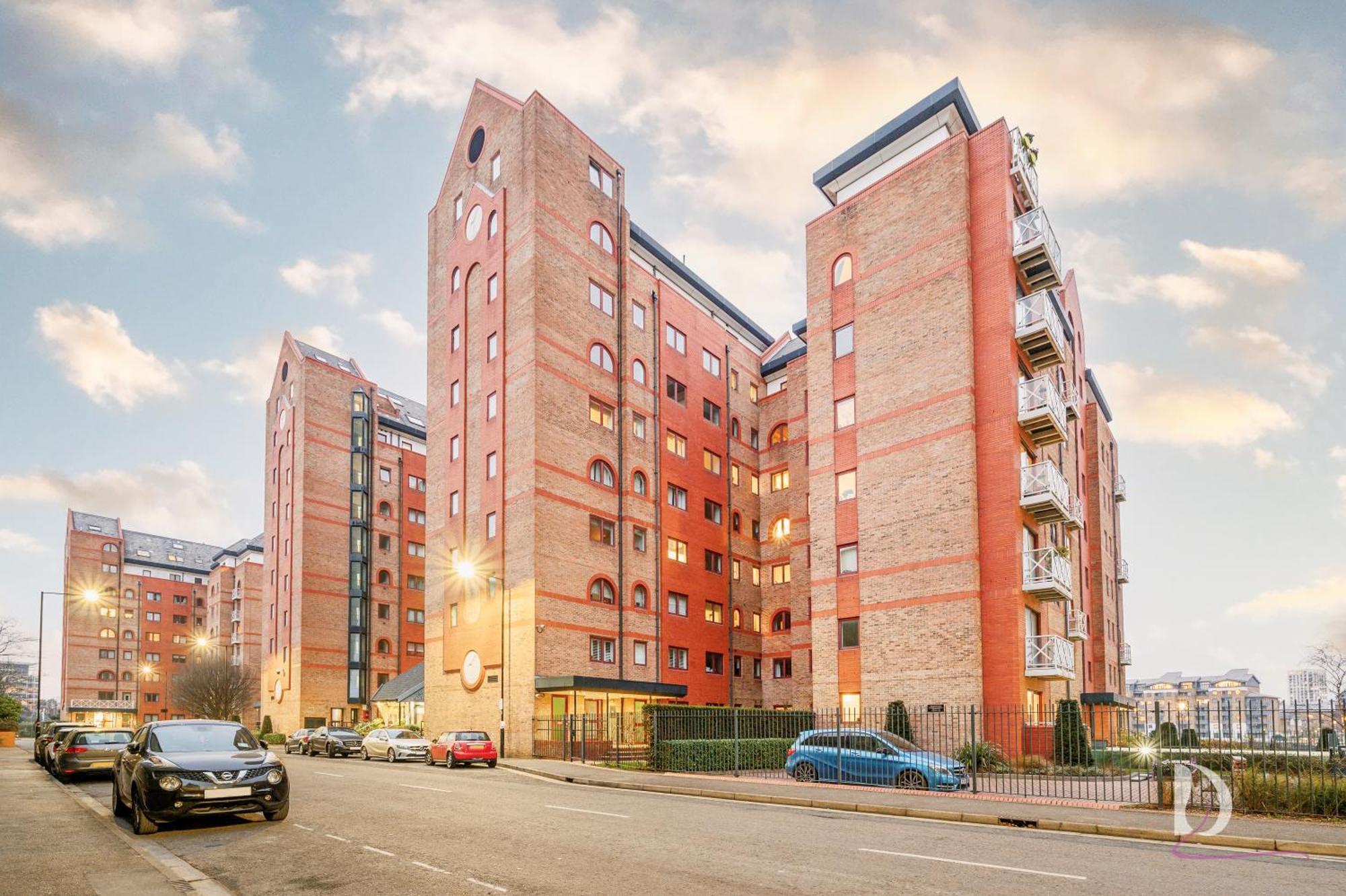 Beautiful 1 Bed On The River Appartement