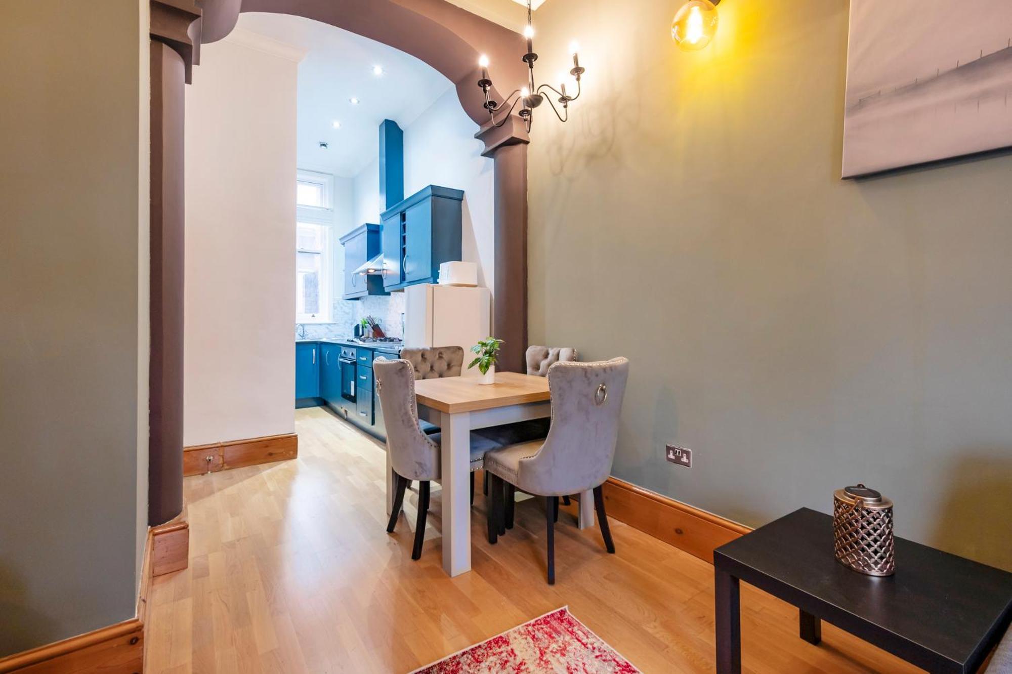2 Bedroom In Center Of Apartamento Londres