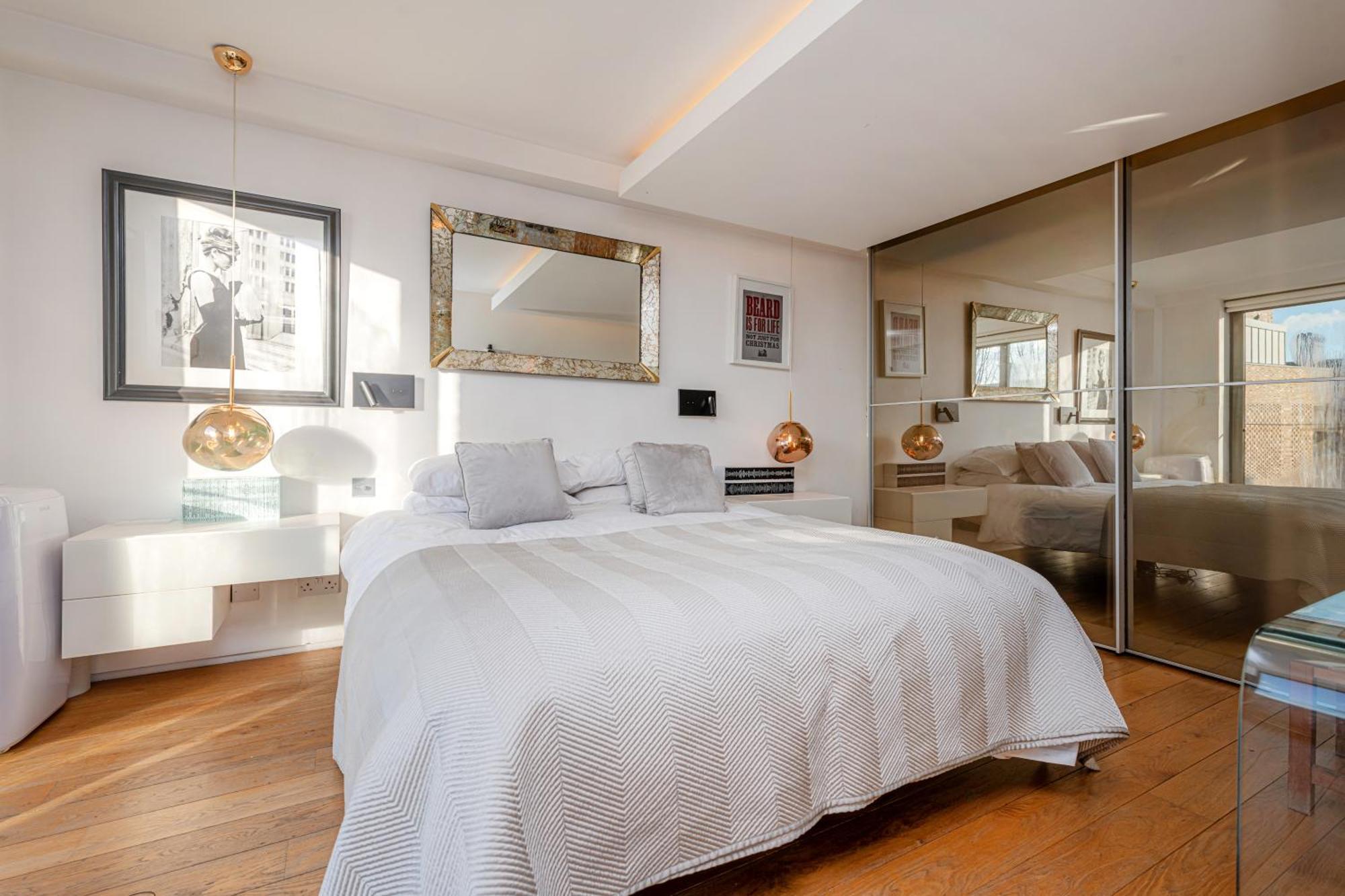 Appartement Stunning 3 Bedroom, 3 Bathroom Duplex With Terrace Londen