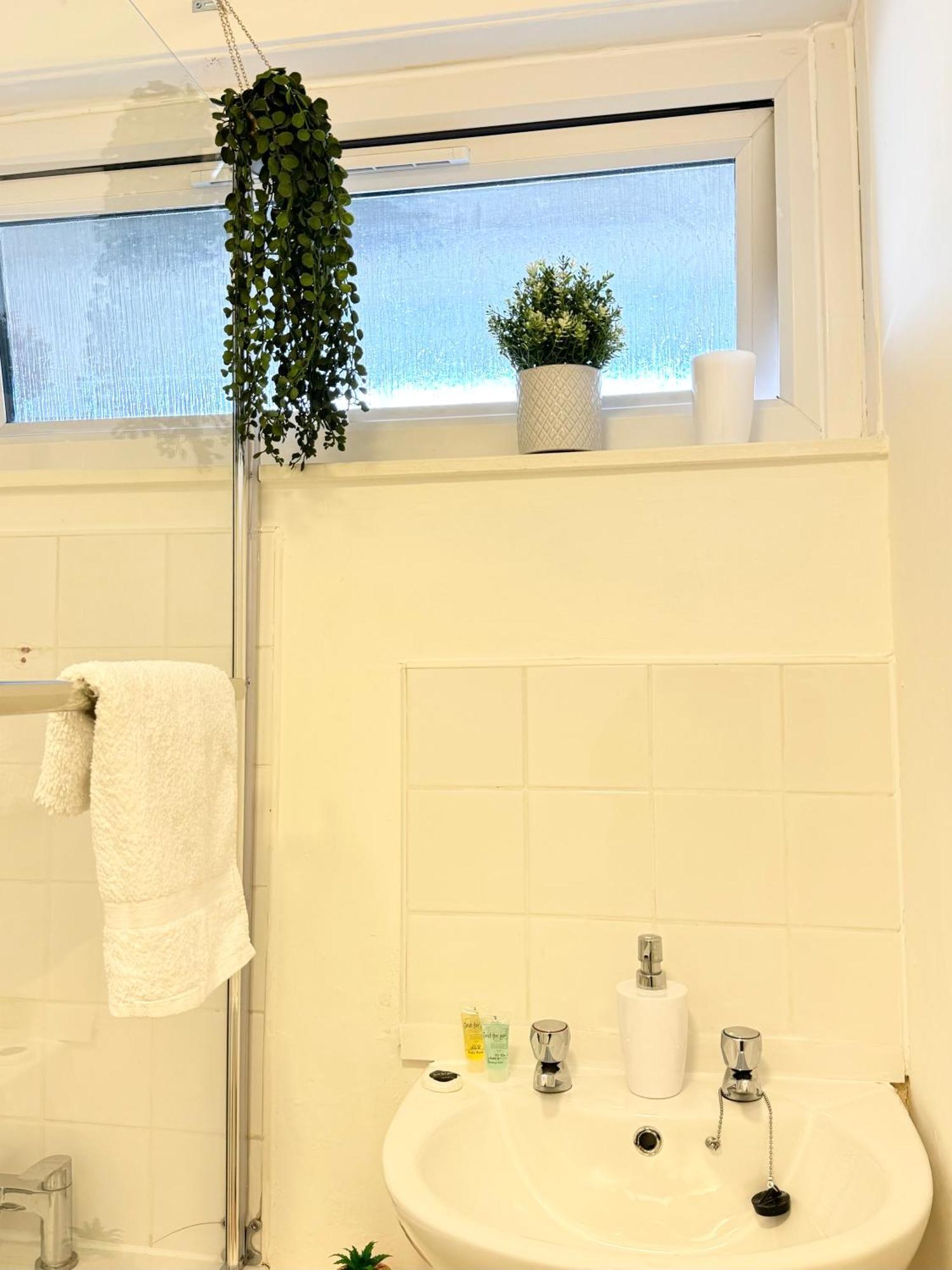 Stunning Apartment, Sleeps 4, London, 1 Bedroom, Zone 1, Kennington - Open For Business Stays, Long And Families Relocating Londres
