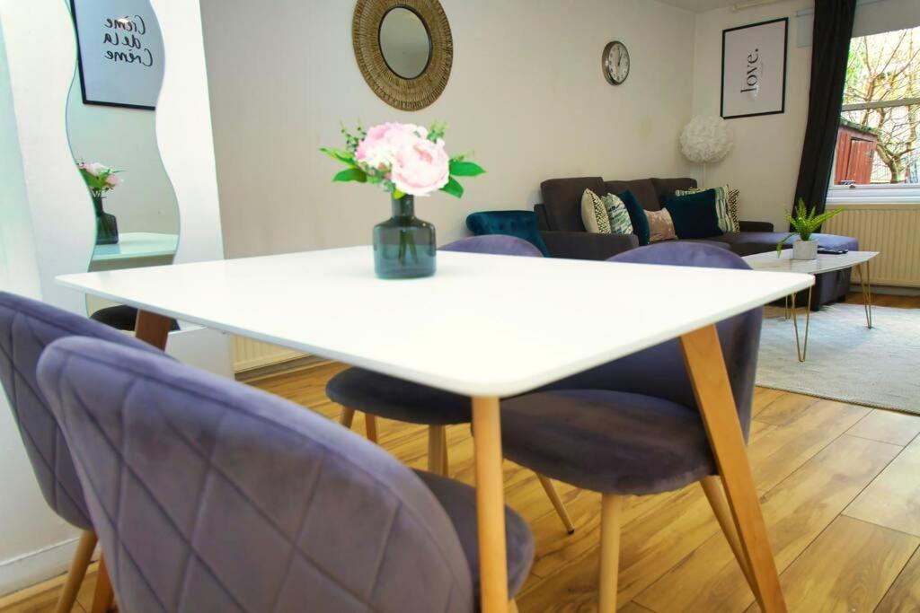 Two Bed House Near Kings Cross Apartment