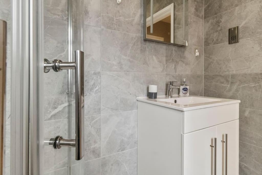 2 Bedroom Flat, Wembley Stadium Apartamento Londres