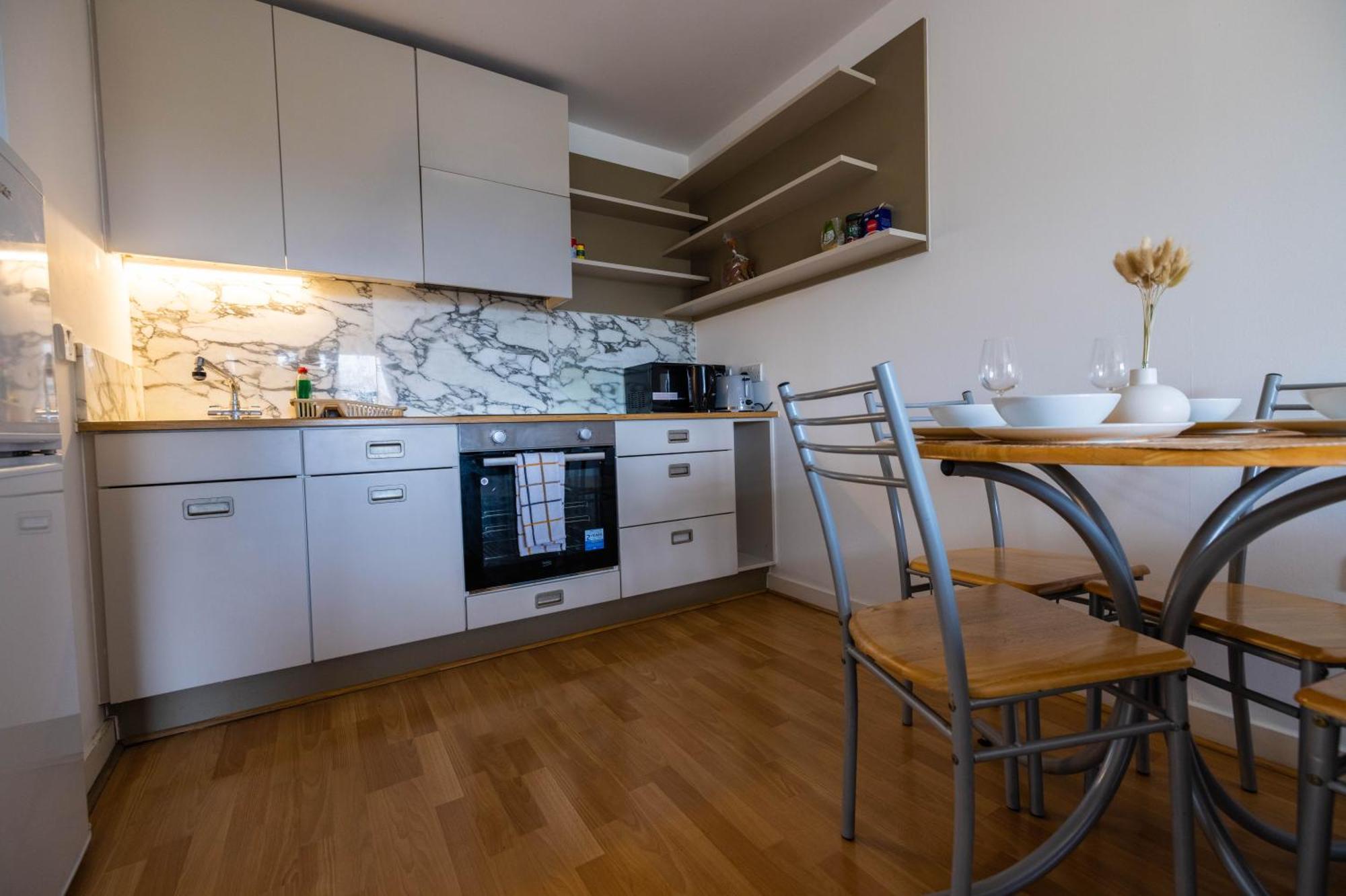 Beautiful And Spacious 2-bed In Appartement Londres