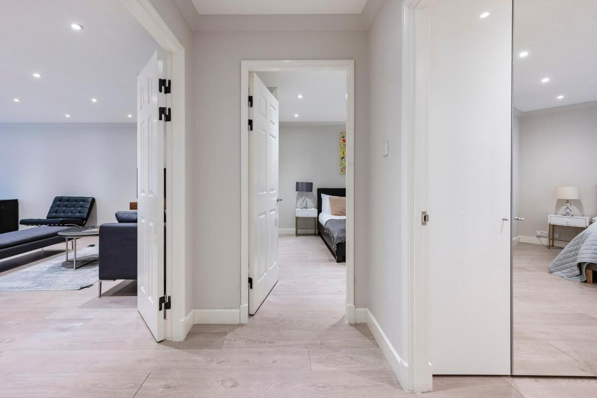 Beautiful 2-bed Flat-hosted By Sweetstay Apartment *