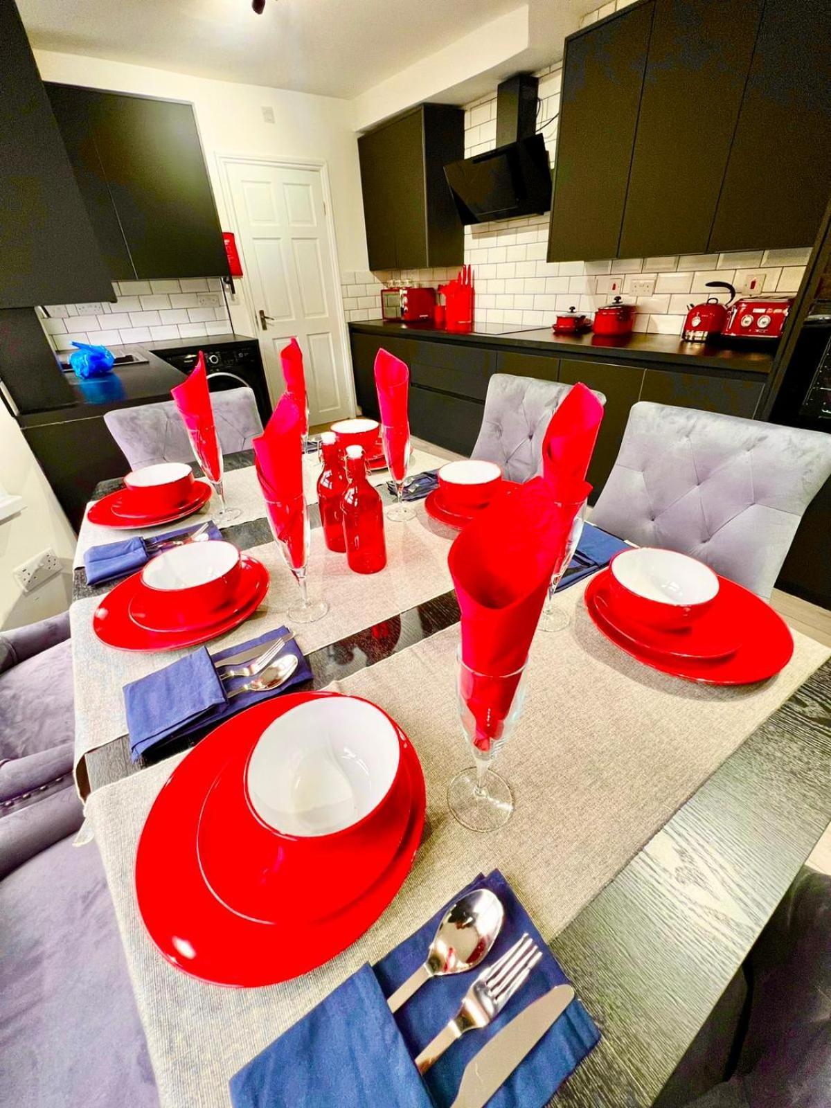 Holiday home Stratford City - Luxe House With Garden