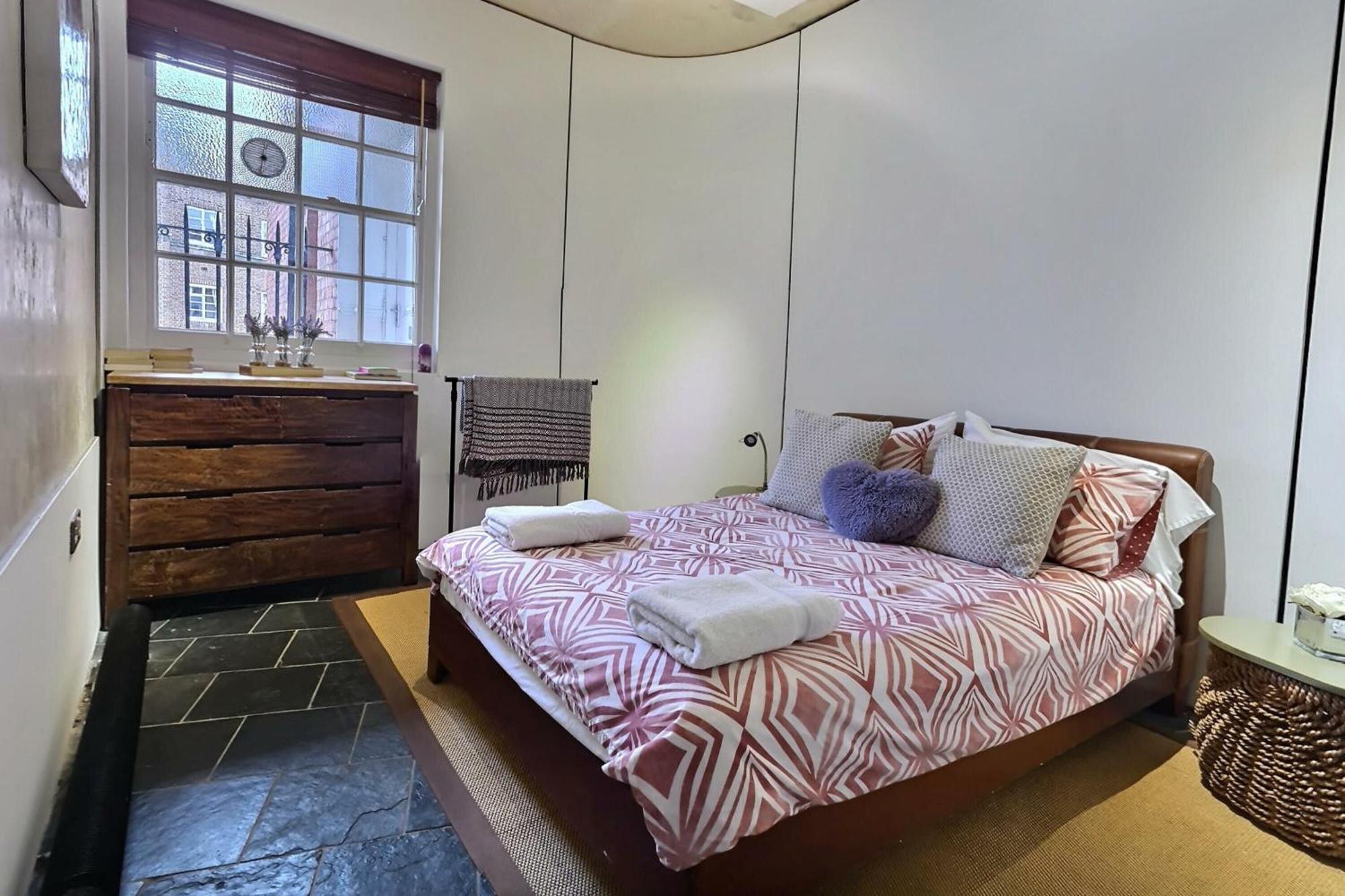 1 Bedroom Flat In Kings Cross Appartement