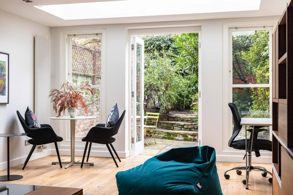 A Grand Four Bedroom Townhouse At Knightsbridge Apartamento
