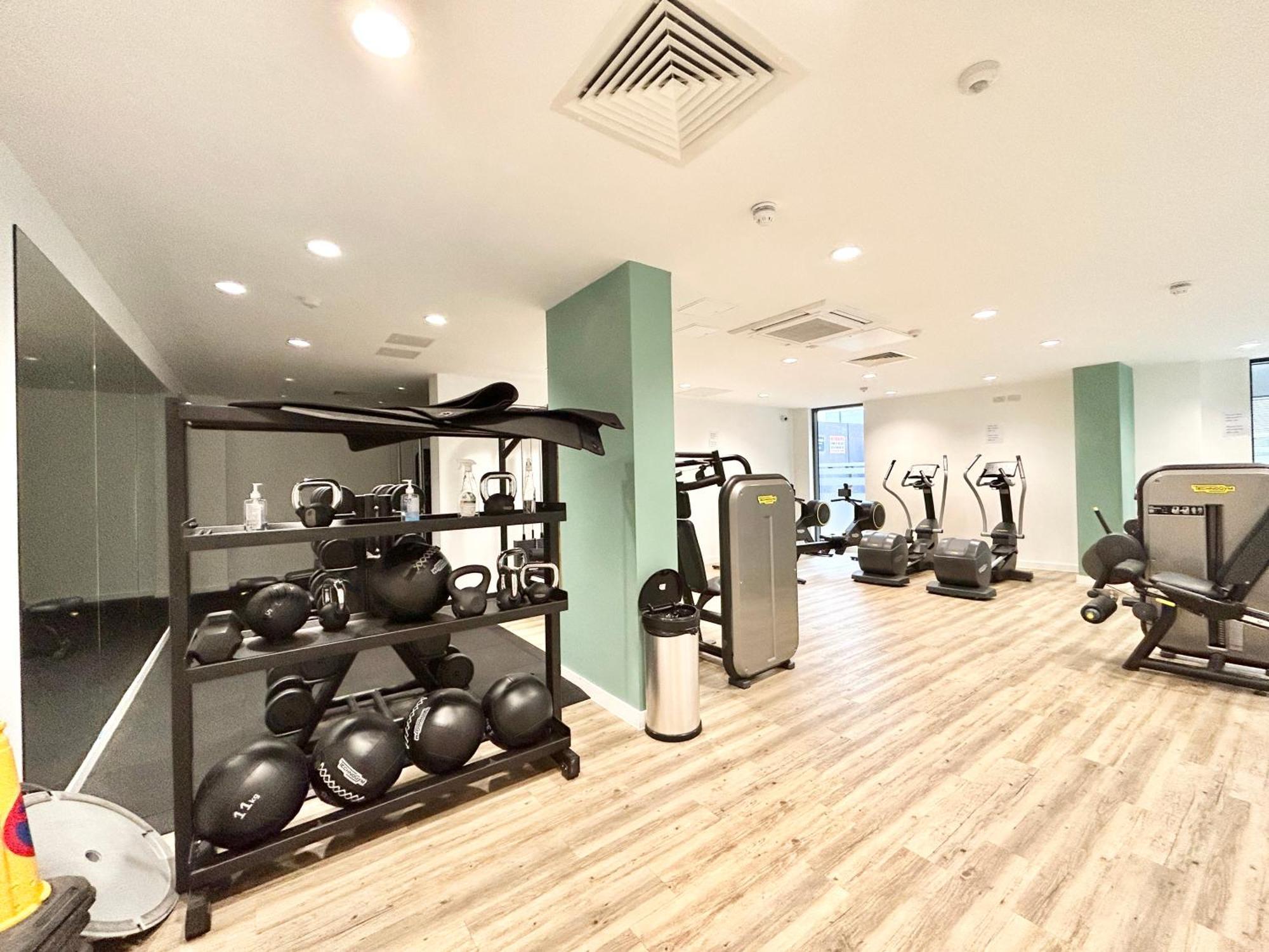 Canary Wharf, Sleeps 4, Fast Wifi, Gym, Prime Location Apartamento Londres