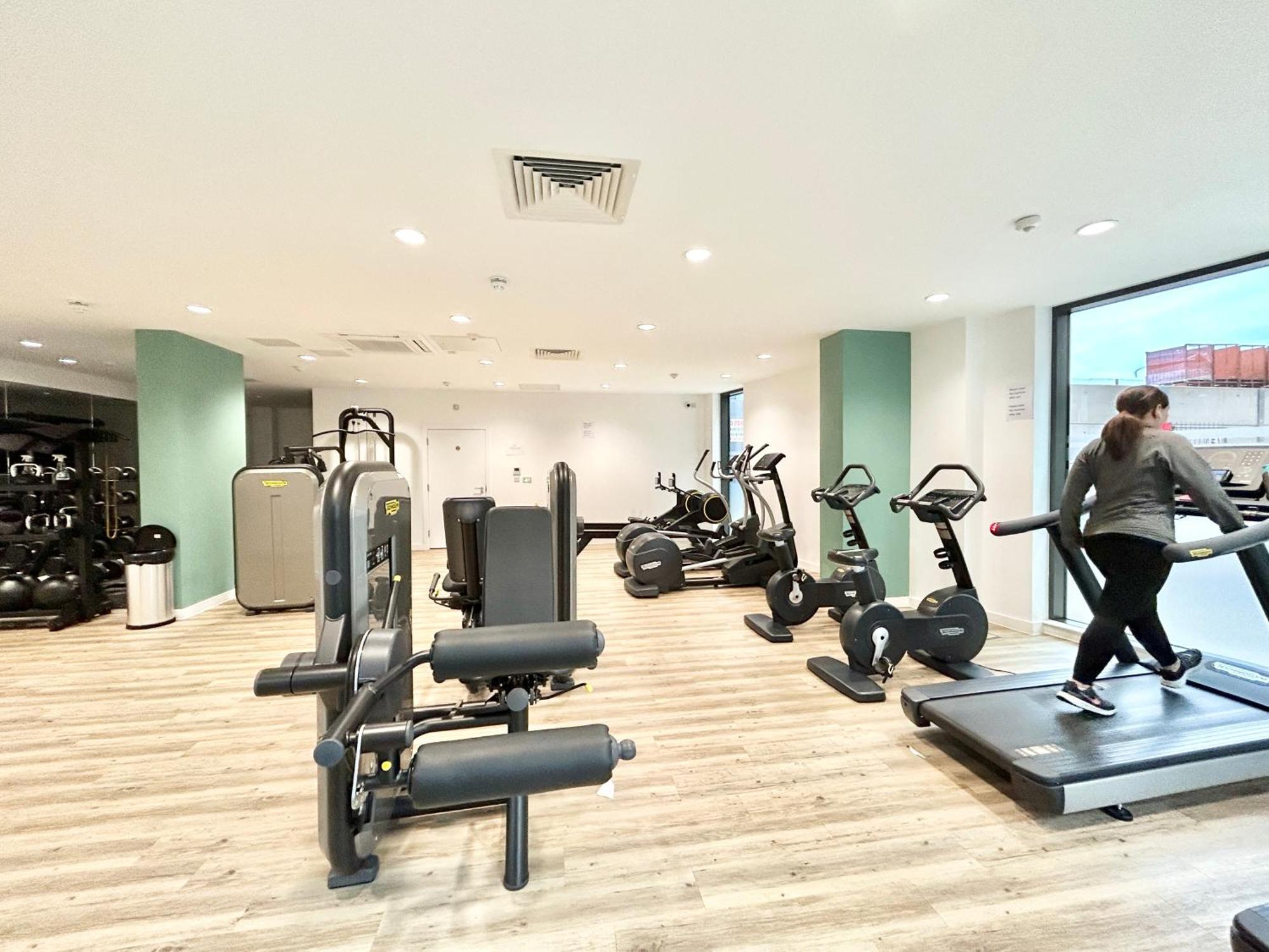 Canary Wharf, Sleeps 4, Fast Wifi, Gym, Prime Location Apartamento Londres