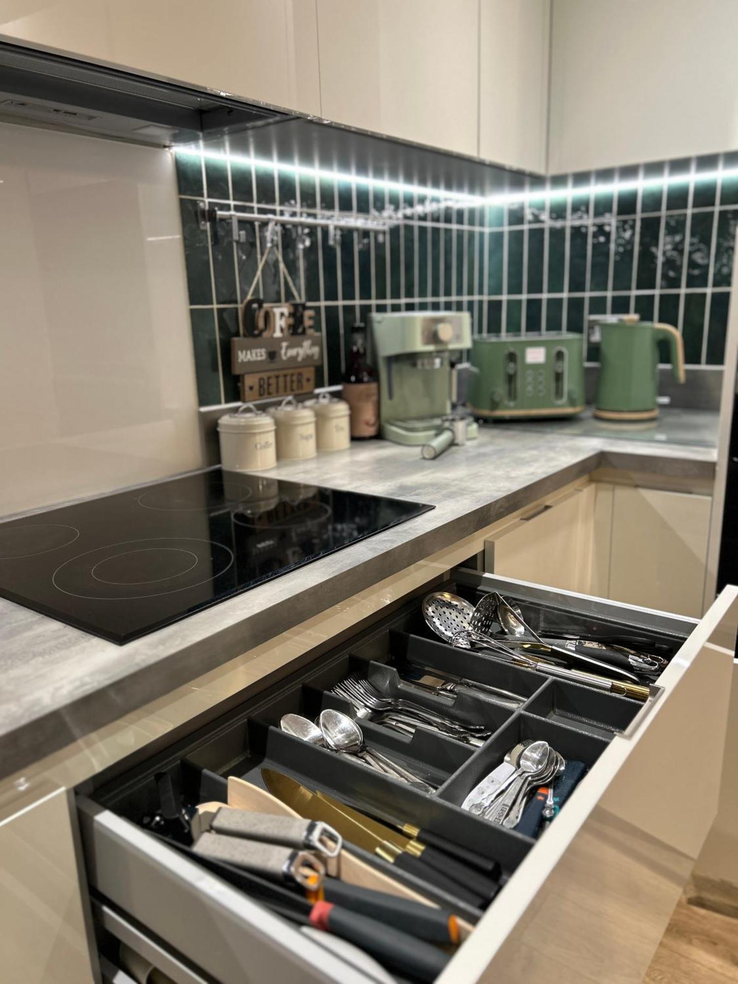 Apartamento Canary Wharf, Sleeps 4, Fast Wifi, Gym, Prime Location *