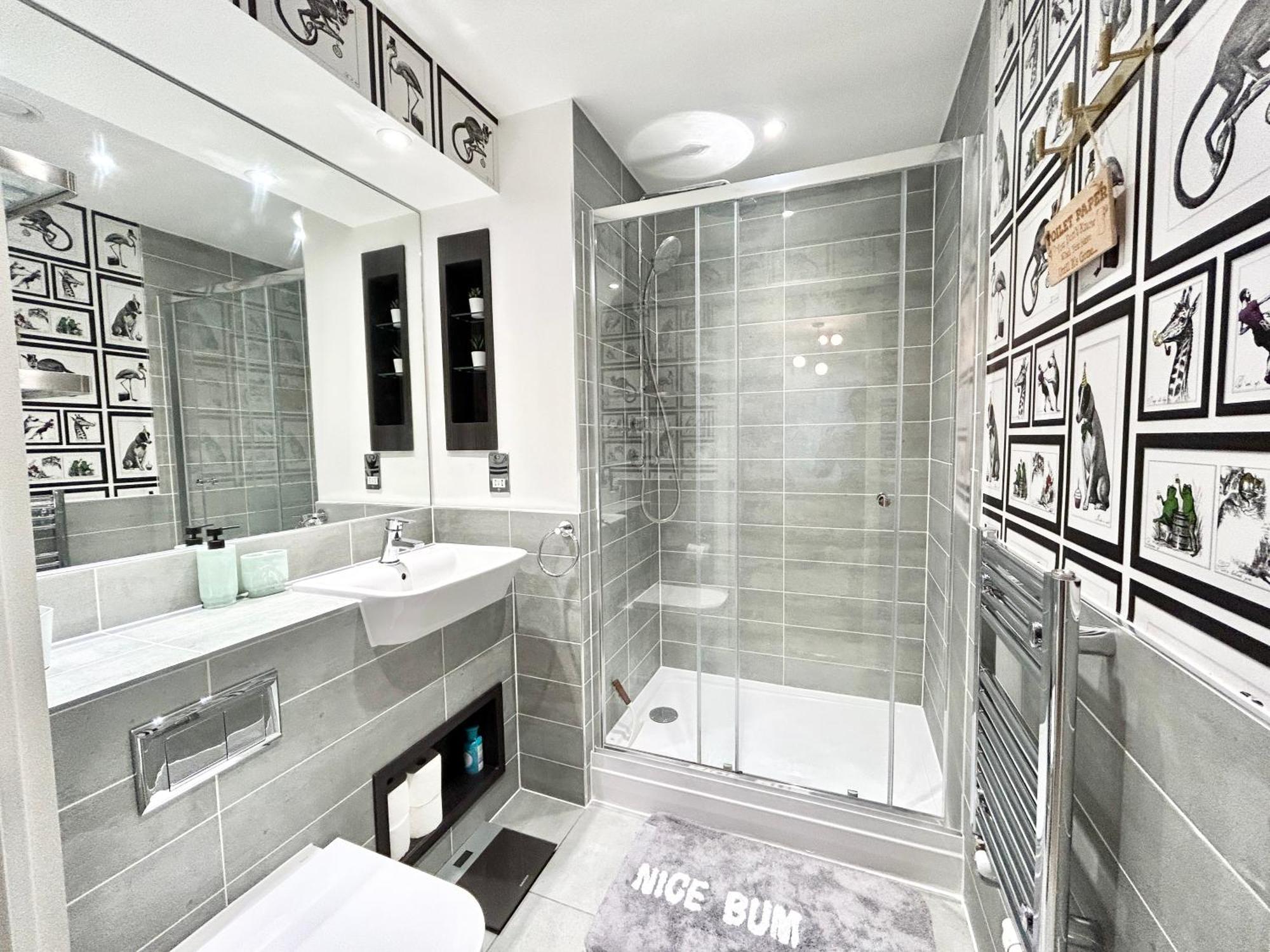 Apartamento Canary Wharf, Sleeps 4, Fast Wifi, Gym, Prime Location *