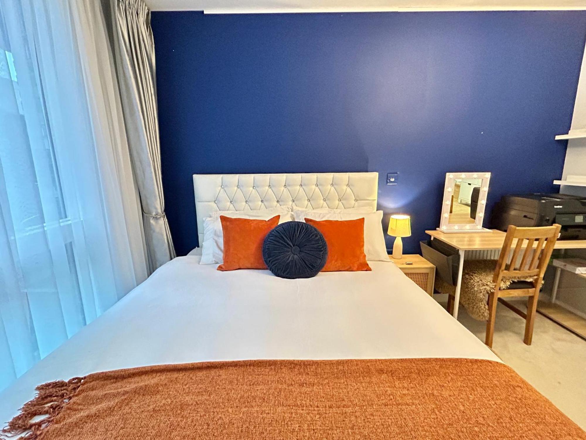Apartamento Canary Wharf, Sleeps 4, Fast Wifi, Gym, Prime Location *