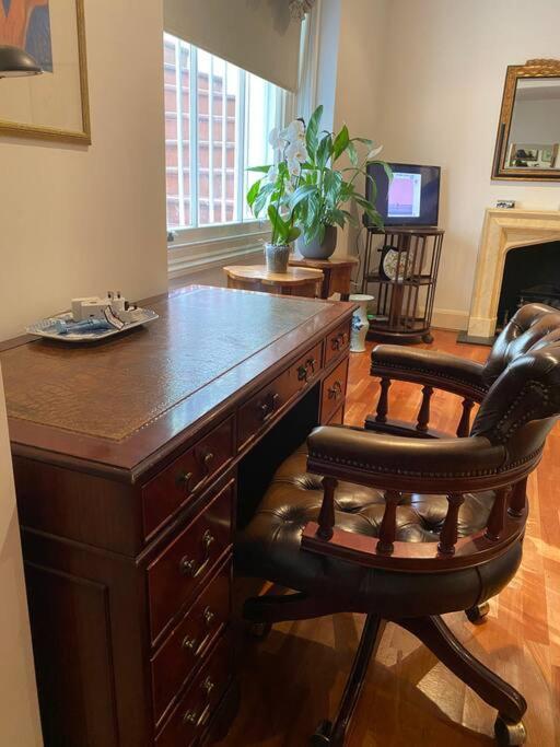 Spacious Flat In The Desirable Area Of Appartement *