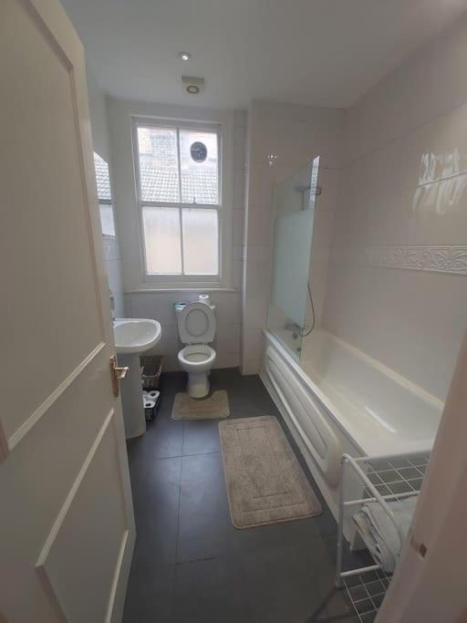 Apartment Zone 2, Easy Travel London