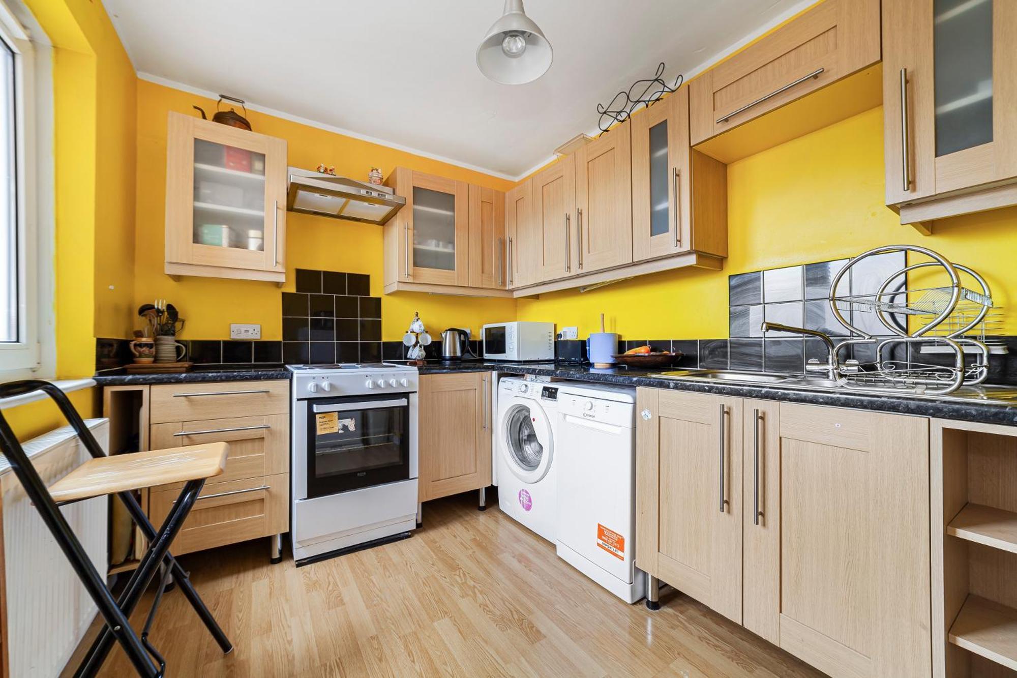 Penthouse 1br Flat Wbalcony & View, Walworth *