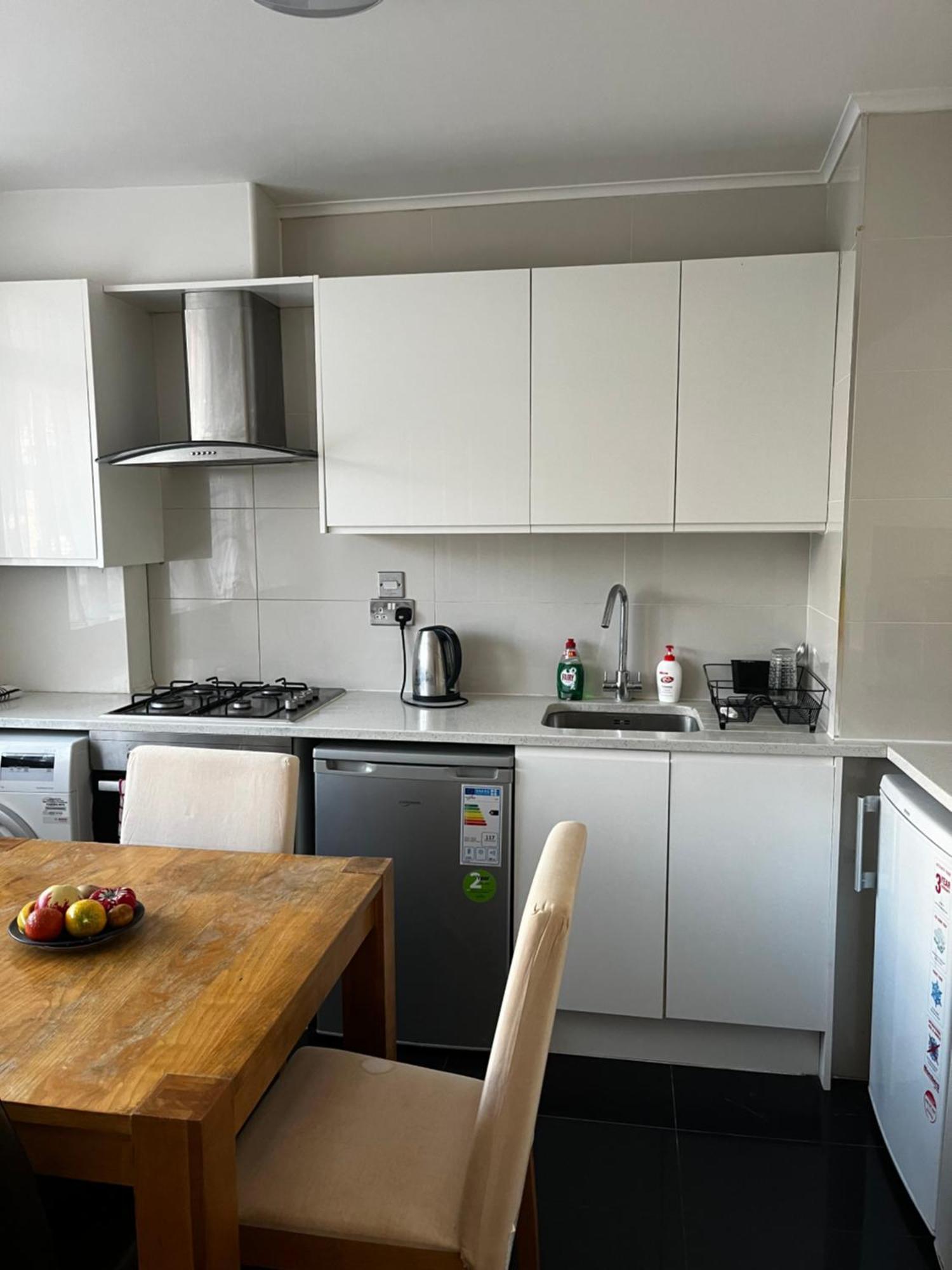 Modern 3 Bedroom 3 Bathroom With Private Garden - Maida Vale *