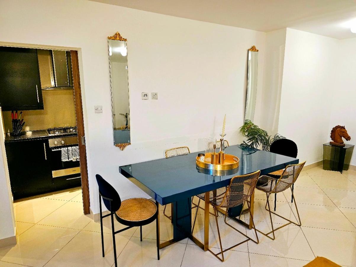 Appartement Modern Hyde Park With Private Entrance & Private Back Patio Near Bayswater & Paddington Stations *
