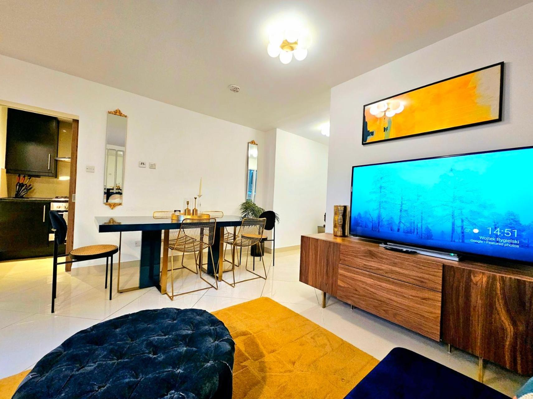 Modern Hyde Park With Private Entrance & Private Back Patio Near Bayswater & Paddington Stations *