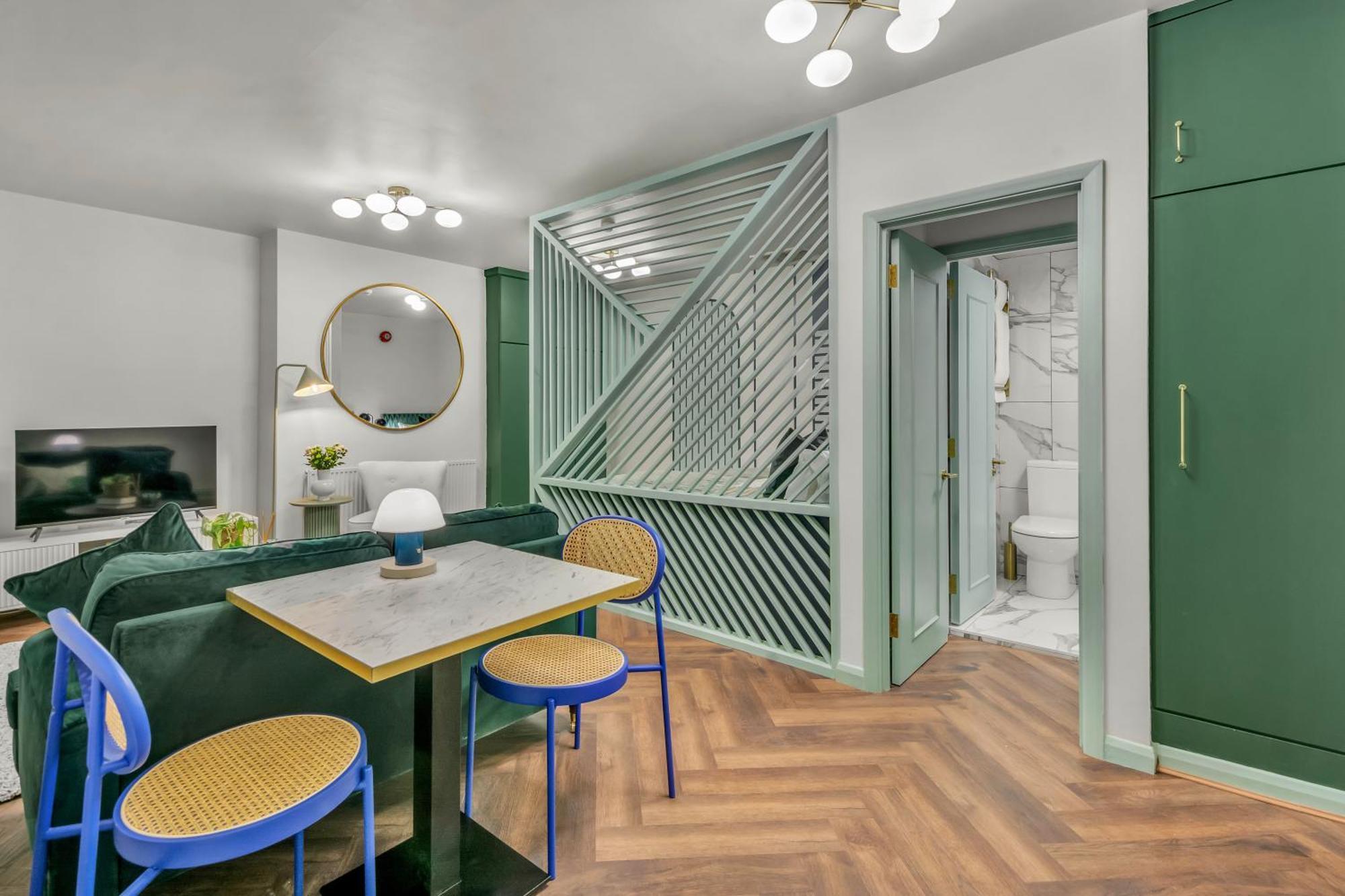 Mysquare Kensington Residences