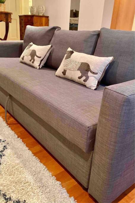 Spacious Flat In The Desirable Area Of