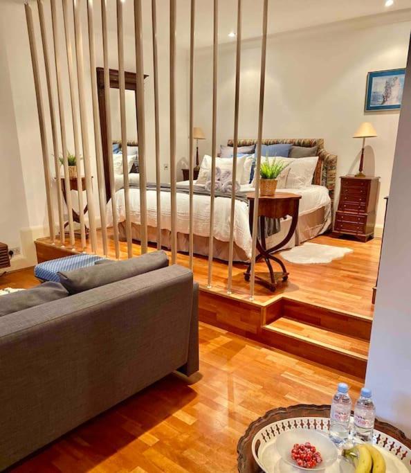 Apartment Spacious Flat In The Desirable Area Of