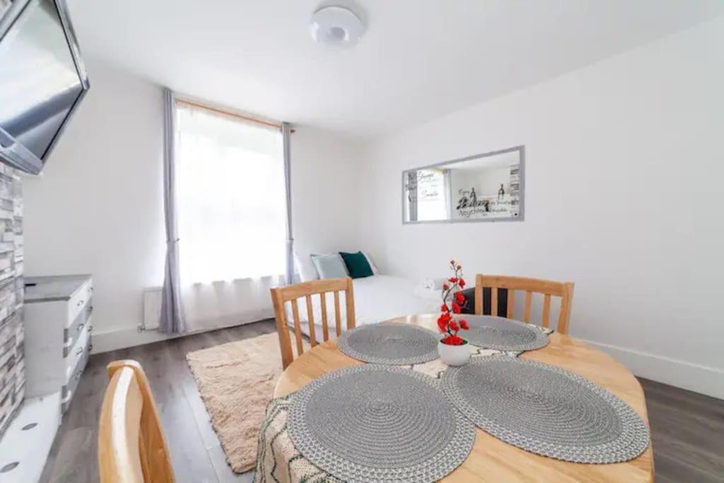 Apartamento Ground Floor Flat Free Parking