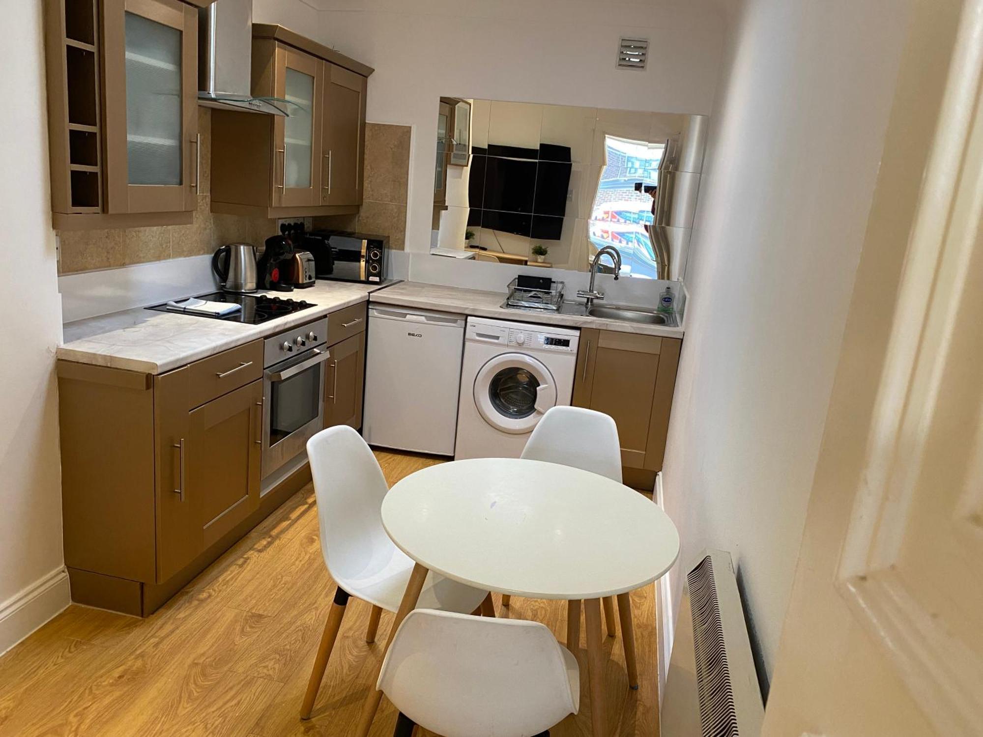 Appartement Impeccable 2-bed In Londres