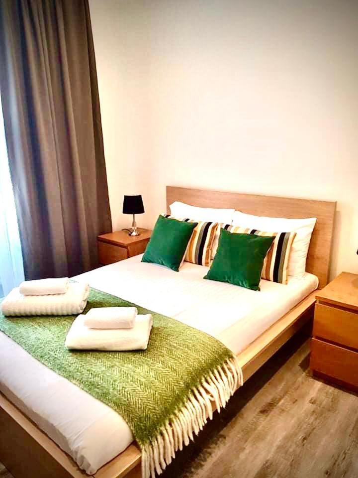 2 Bedroom Serviced Londres