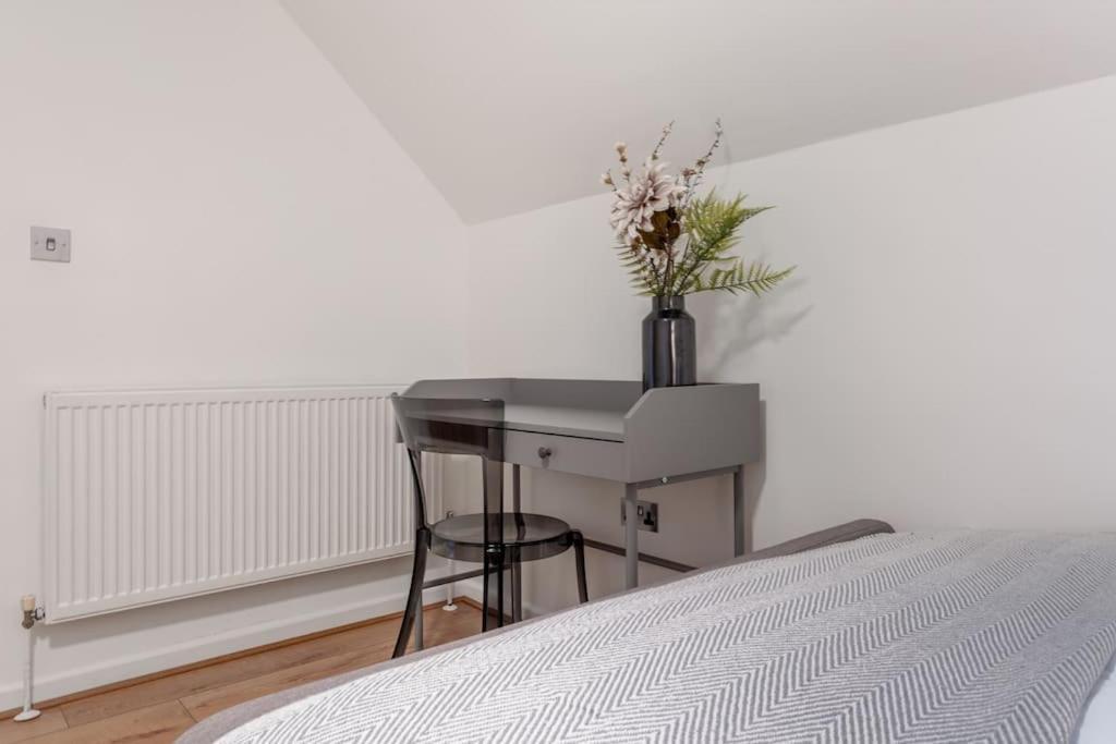 Casa de Férias 4 Beds - Tooting - 20 Min To - Free Parking *