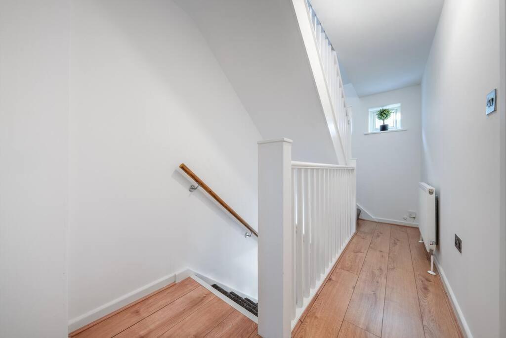 4 Beds - Tooting - 20 Min To - Free Parking