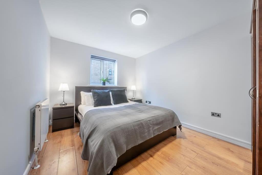 Casa de Férias 4 Beds - Tooting - 20 Min To - Free Parking *