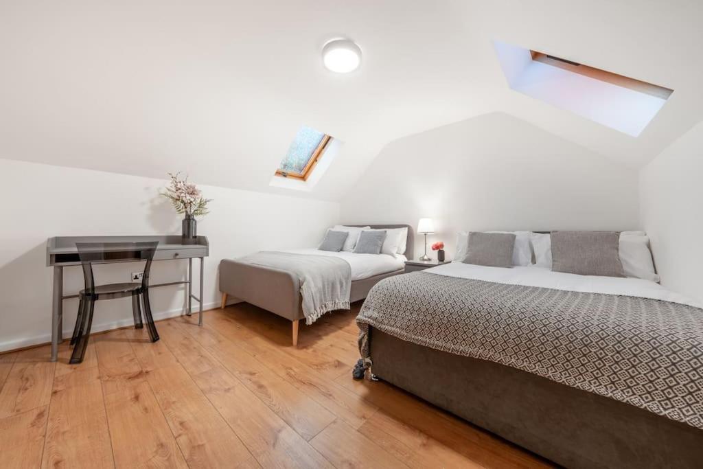 Holiday home 4 Beds - Tooting - 20 Min To - Free Parking
