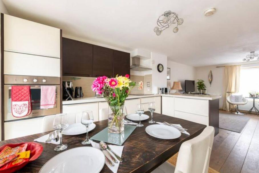 Super Beautiful Three Bedroom Appartement