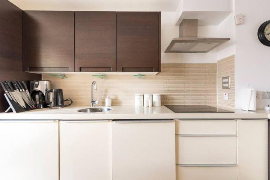 Appartement Super Beautiful Three Bedroom Londen