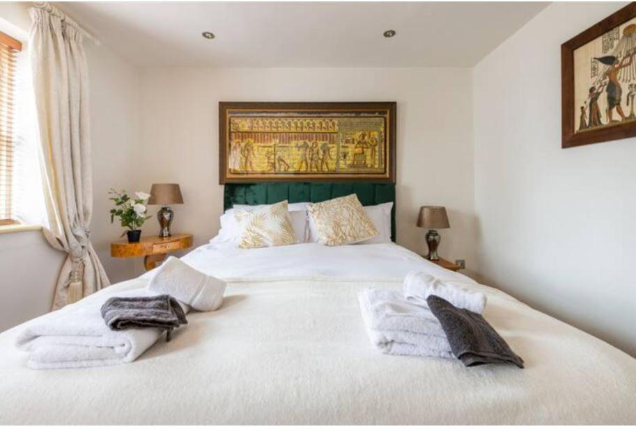 Super Beautiful Three Bedroom Appartement