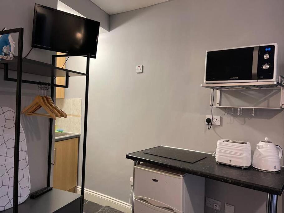 Single Bright Flat In King's Cross Apartment London