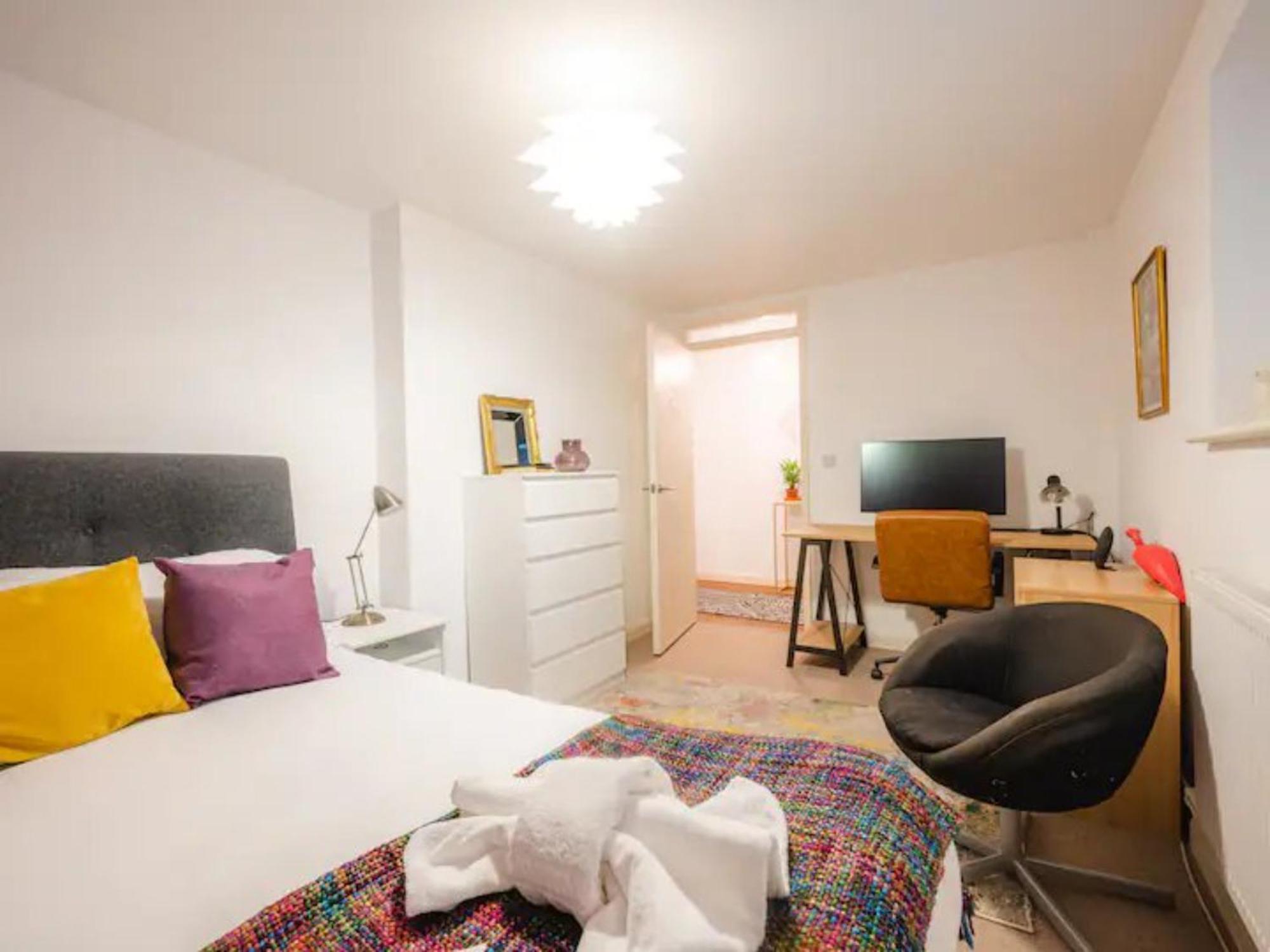 Pass The Keys Modern 2-bed With Private Balcony, Near Dalston Junction Station - Ideal Urban Retreat! Appartement Londres